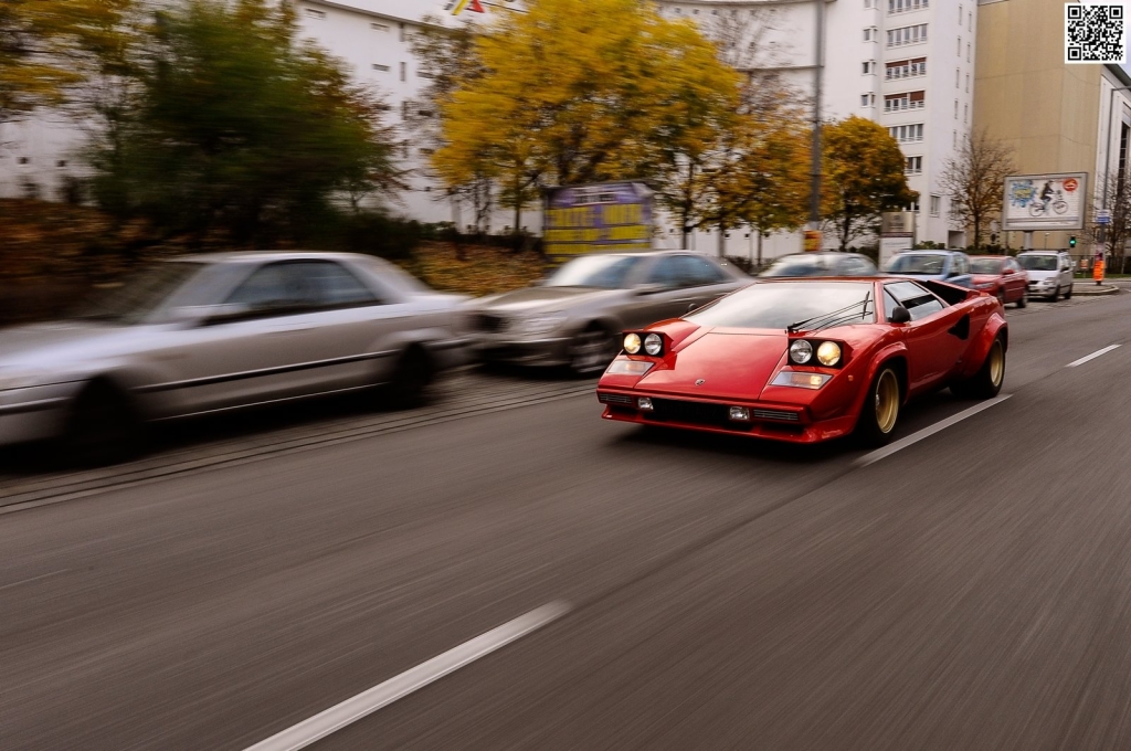 Wingless Lamborghini Countach