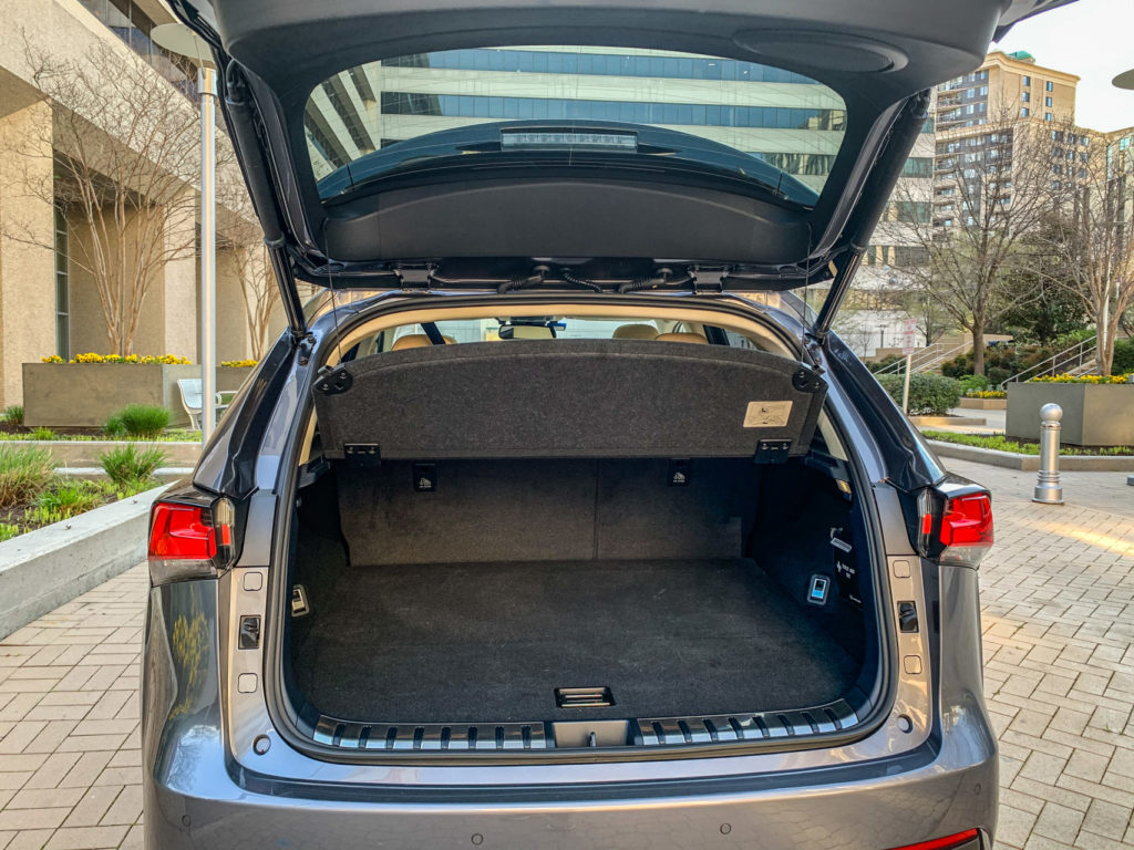 Lexus NX300h Luxury
