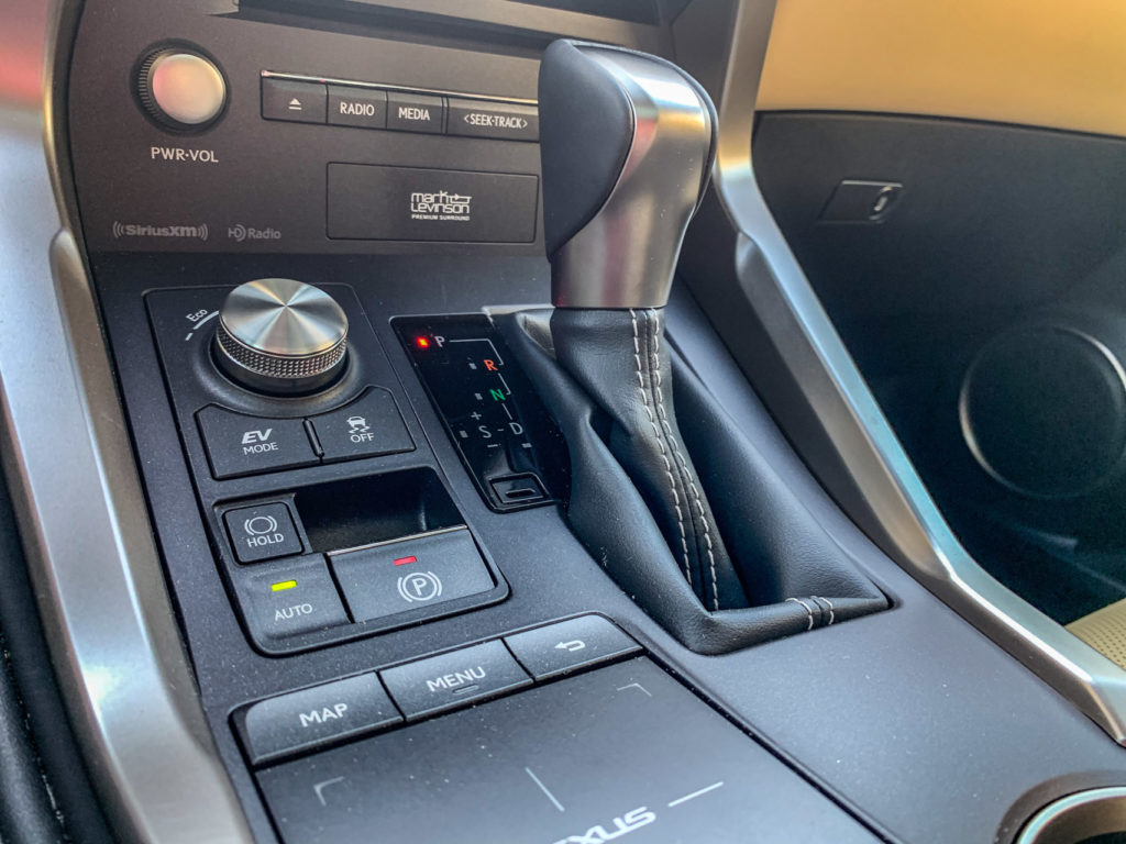 Lexus NX300h Luxury