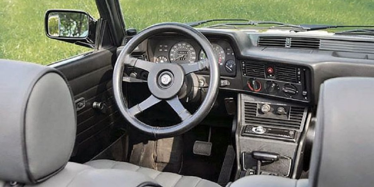 E21 interior with AC